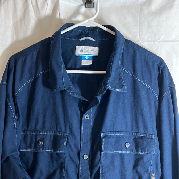 Columbia sport top. - Picture 2 of 11